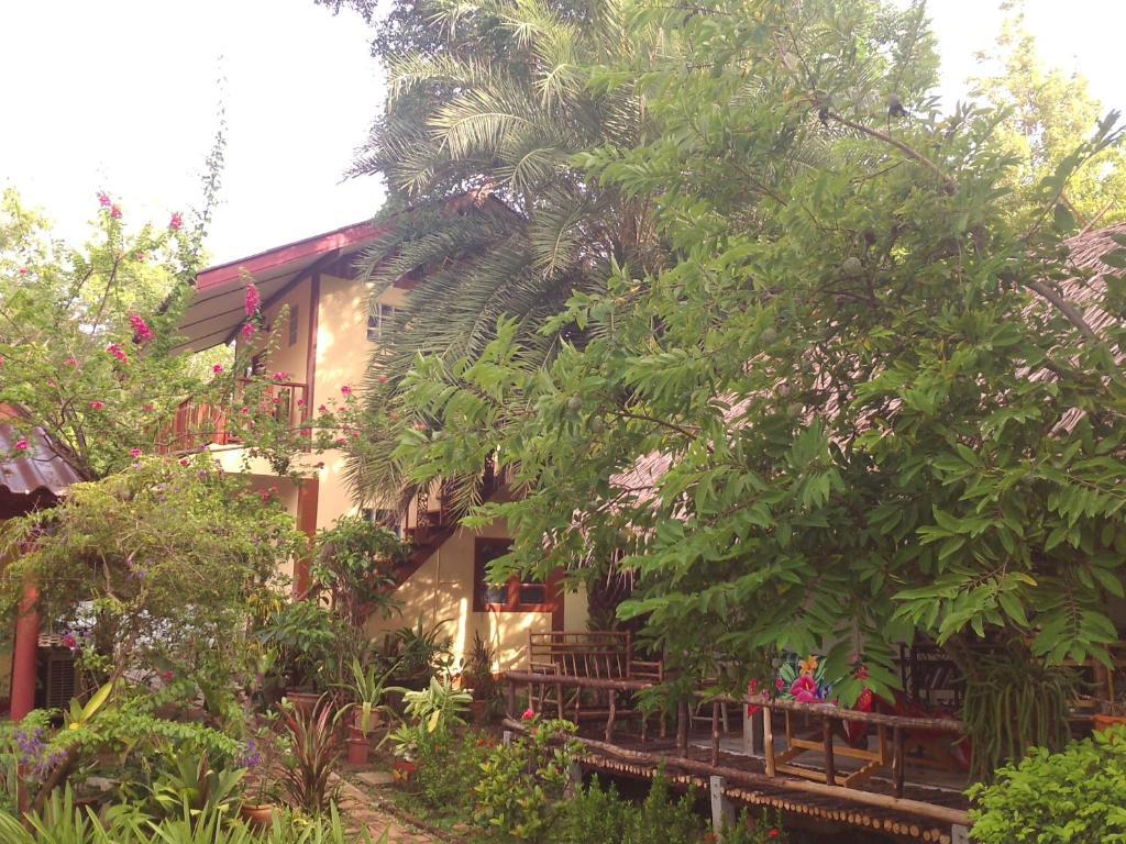 Ban Sabai Sabai Guest House Kanchanaburi Exterior photo